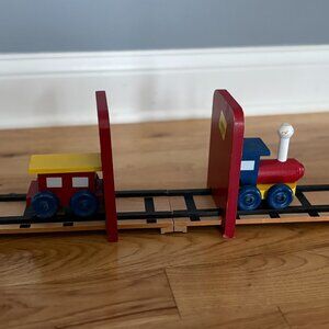 Wooden train bookends with adjustable track